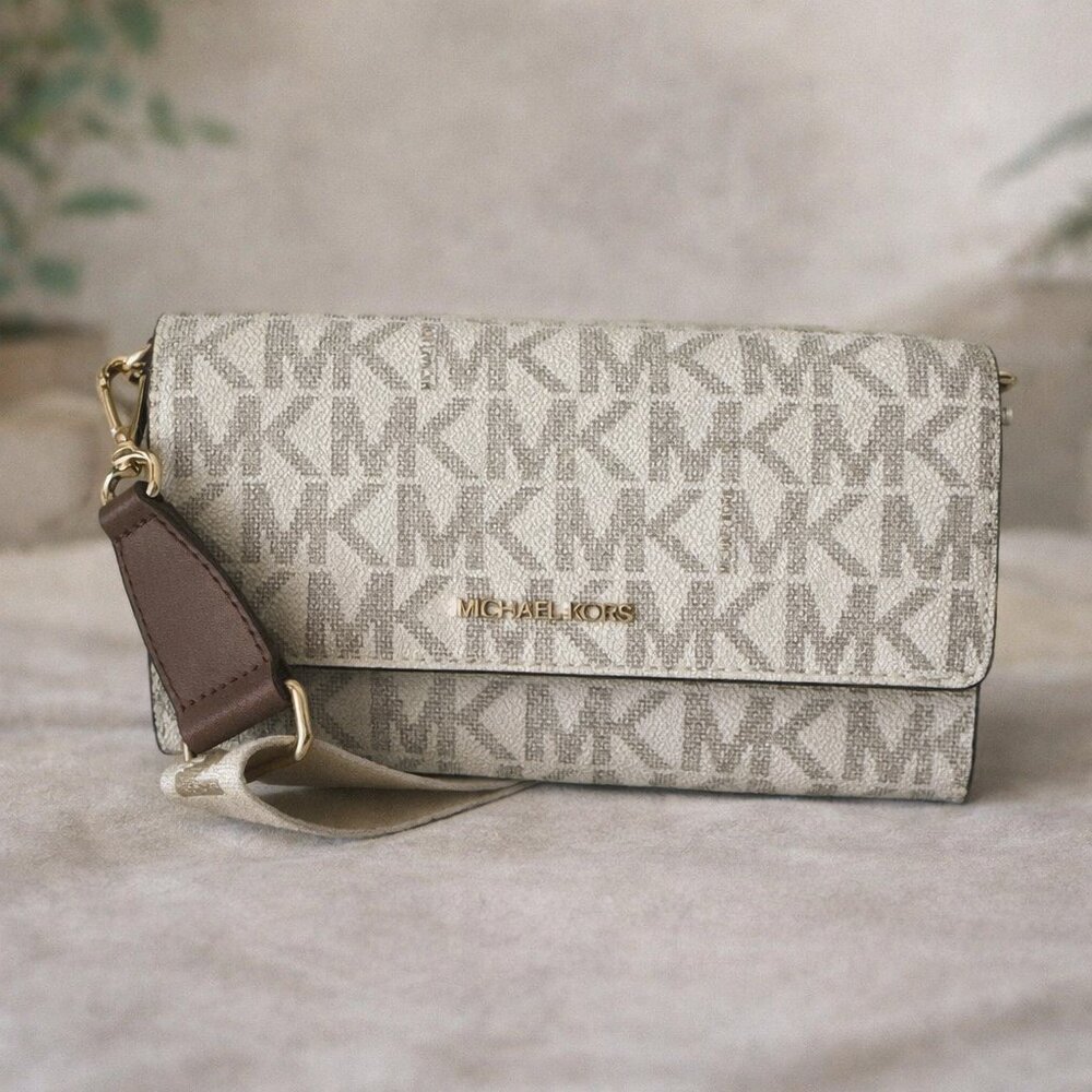 Michael Kors Jet Set Signature Vanilla Luggage Crossbody Handbag W Wide Strap - Picture 2 of 15